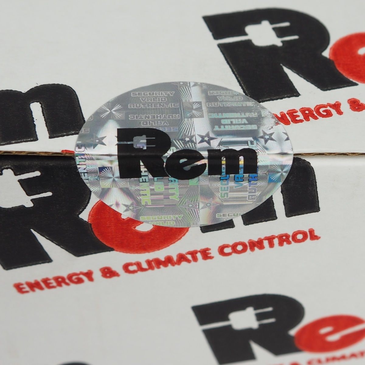 Вертикальный блок розеток Rem-32 с авт., и амп., 16 Schuko, 8 C19, 32А, алюм., 33-48U, колодка