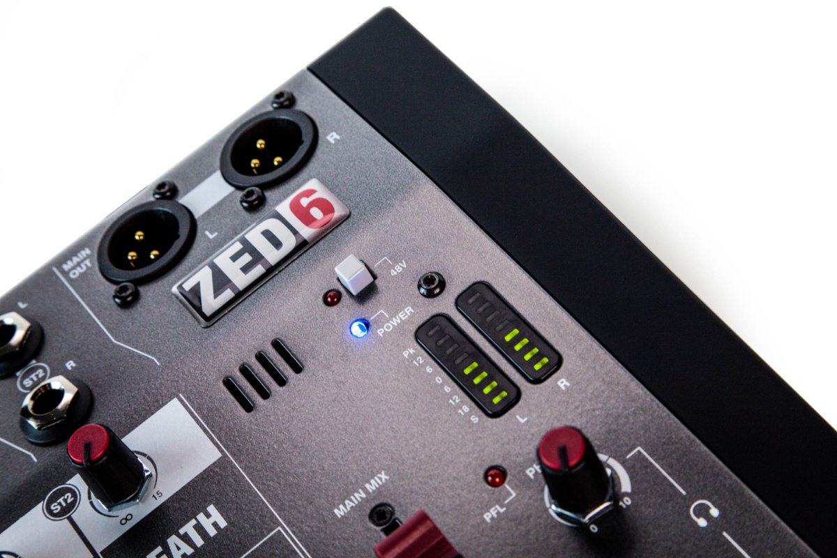 Аналоговый компактный микшерный пульт Allen&Heath ZED-6