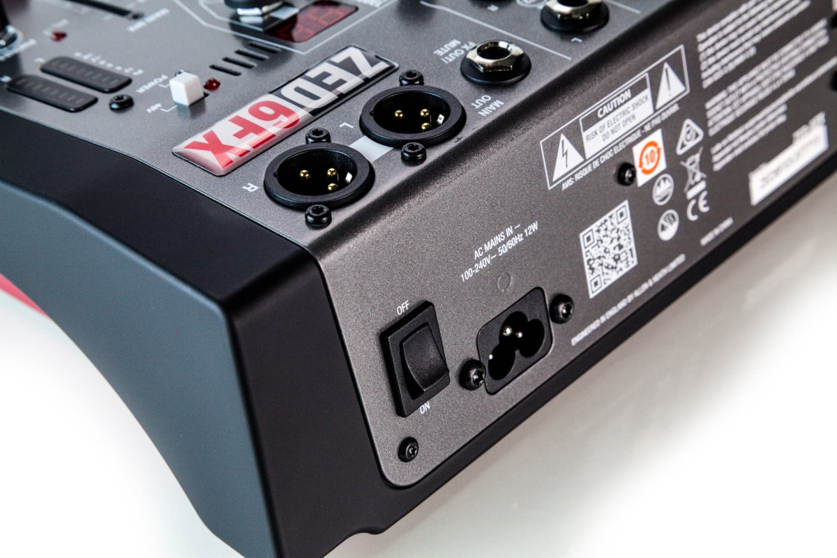 Аналоговый компактный микшерный пульт Allen&Heath ZED-6FX