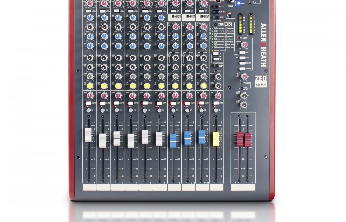Универсальный аналоговый микшерный пульт для живого звука и записи Allen&Heath ZED-12FX